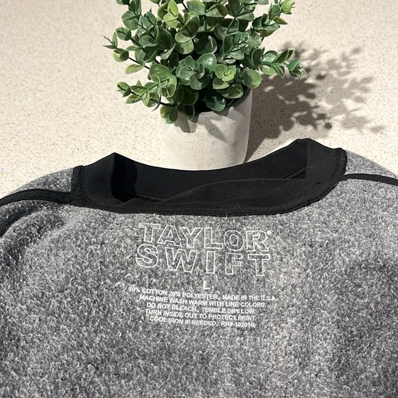 Taylor Swift Sz L Lover Home Is Where the Heart Is Eras Tour Merch Sweatshirt - Picture 10 of 16